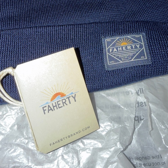 Faherty 100% Merino Workwear Beanie, Navy, one-size, brand-new! $58 MSRP. Unisex - Picture 6 of 8